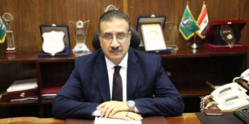 محافظ المنوفية يقدم مساعدات مالية وعينية للأسر الأكثر احتياجًا