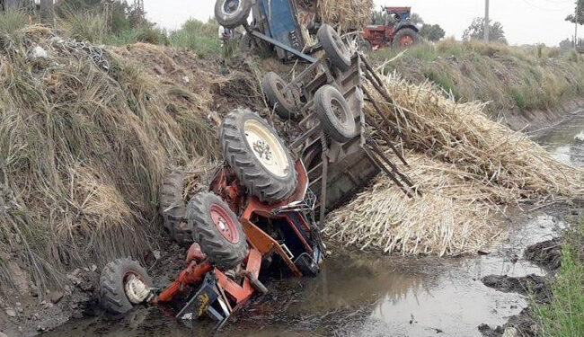 مصرع شخص في حادث انقلاب جرار زراعي بالغربية