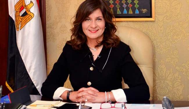 وزيرة الهجرة تهنئ ليلى بنس لتصدرها قائمة فوربس