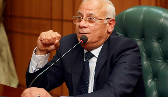 محافظ بورسعيد يتفقد محطة أكبر محطة تحلية بشمال إفريقيا