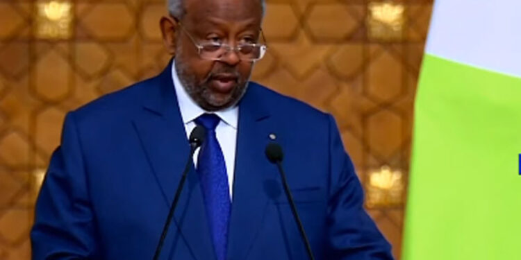 رئيس جيبوتي يهنىء السيسي على استضافة مصر قمة المناخ