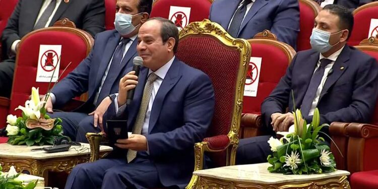 الرئيس السيسي : المواطن المصري تحمل الكثير من الصعاب