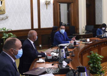 رئيس الوزراء يتابع الموقف التنفيذى لمشروعات محاور النيل.. تفاصيل
