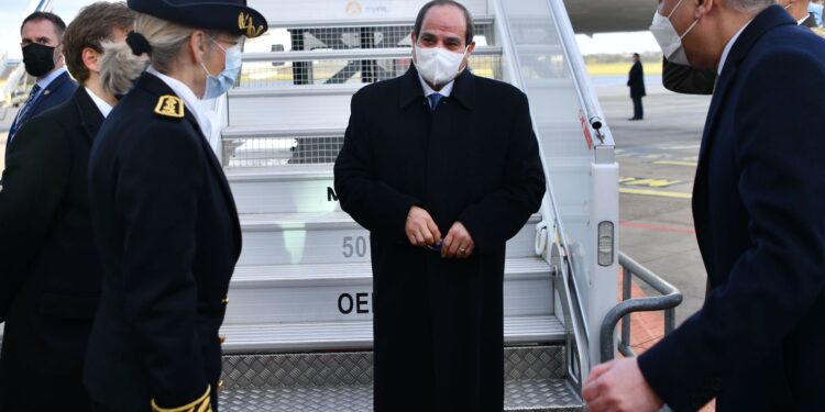 المتحدث الرسمي ينشر صور مشاركة الرئيس السيسي في قمة «محيط واحد» بفرنسا