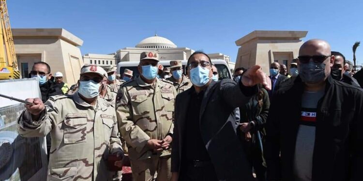 مدبولي يتفقد مبنى مجلسي النواب والشيوخ بالعاصمة الإدارية.. صور