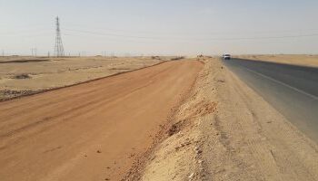 بسبب السيول .. استمرار غلق الطريق الصحراوى الشرقى