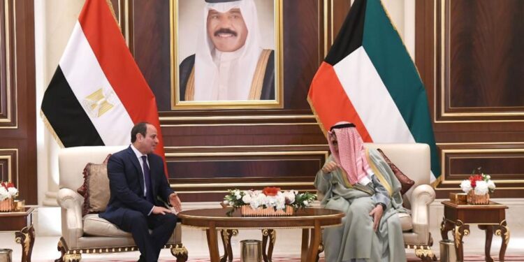 المتحدث الرئاسي ينشر صور استقبال ولي العهد الكويتي للرئيس السيسي