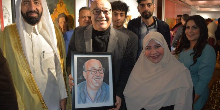 الفنان حجاج عبد العظيم يفتتح معرض «فكر اللون»