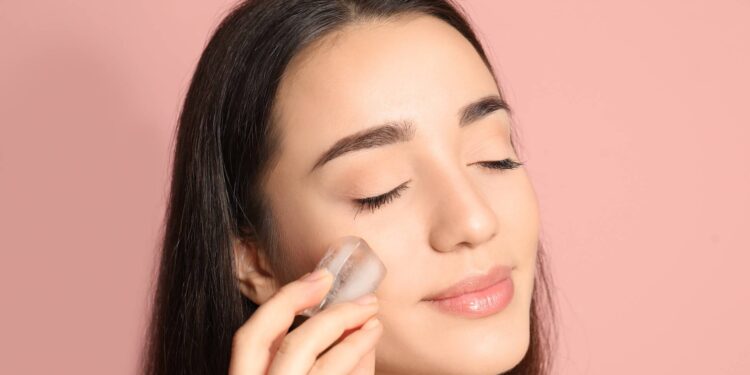 كيفية تقليل المسام: 4 نصائح طبيعية لطيفة للحصول على بشرة صافية