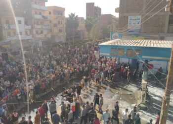 إصابة 8 أشخاص إثر حريق داخل محطة بنزين