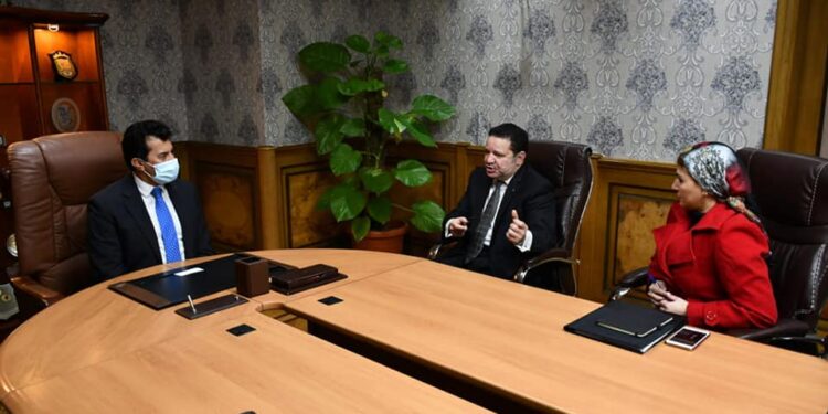 ننشر تفاصيل لقاء وزير الشباب والرياضة برئيس المجلس الإقتصادي الأفريقي