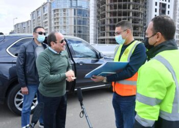 صور.. الرئيس يتفقد أعمال إنشاء محور حسب الله الكفراوي