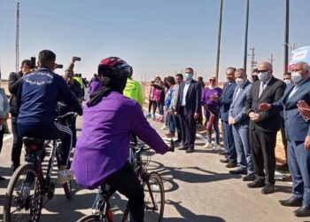 وزير الشباب والرياضة يشهد سباق ماراثون الدراجات بالوادي الجديد.. صور