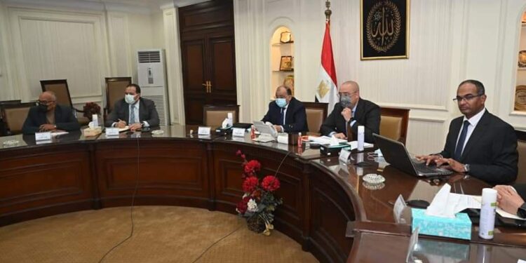 وزير الإسكان يكشف القرى المُلوثة لمياه ترعة السلام وفرع رشيد