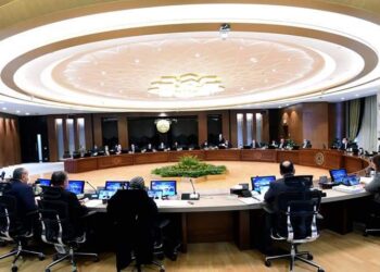 مدبولي يوجه الحكومة بالتواجد التدريجي في مقار العاصمة الإدارية