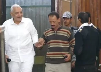 بتهمة إشاعة الفوضى .. عبد المنعم أبو الفتوح ومحمود عزت أمام المحكمة اليوم