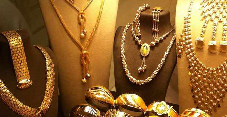 انخفاض أسعار الذهب مساء اليوم الجمعة 25-2-2022