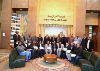 وزير الري يوجه بالحفاظ على منسوب المياه بالبحيرة لحماية الطرق والأراضى من الغرق