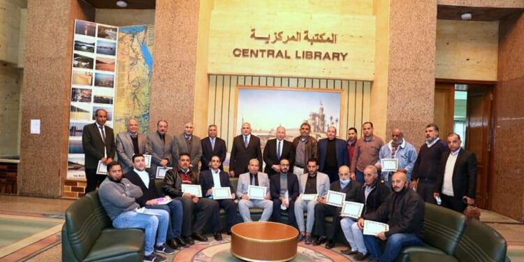 وزير الري يوجه بالحفاظ على منسوب المياه بالبحيرة لحماية الطرق والأراضى من الغرق