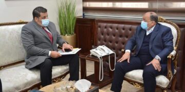 وزير التنمية المحلية يبحث دعم الحرف التراثية واليدوية مع (صناع الخير)