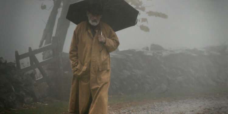 طقس اليوم.. فوائد مذهلة للخروج تحت المطر