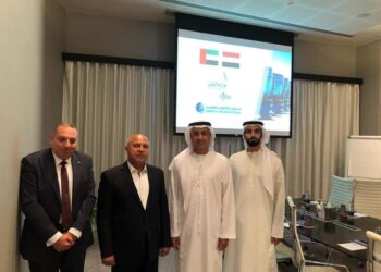 وزير النقل يناقش مع شركة إماراتية إدارة وتشغيل أتوبيسات BRT على الطريق الدائرى