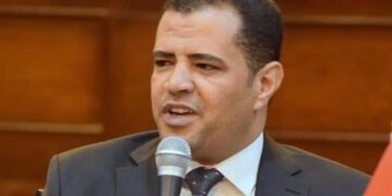 عضو بالشيوخ: قانون العمل يوفر للعمل أجر عادل ورعاية صحية