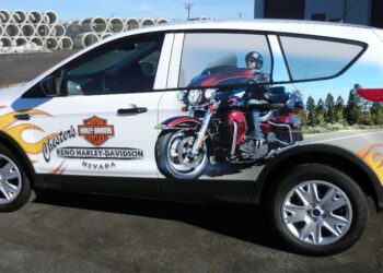 10 آلاف جنيه رسوم وضع إعلان على السيارة بقانون المرور.. اعرف العقوبة عند المخالفة