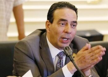 النائب أيمن أبو العلا يتقدم باقتراح برغبة لتنظيم حملة توعية من خطورة تناول المسكنات