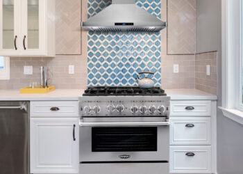 شفاط المطبخ.. تخلصي من بقع الطبخ بهذه الخطوات