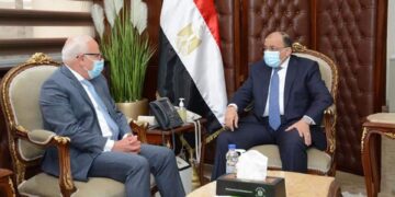 وزير التنمية المحلية يتابع الخطط الاستثمارية مع محافظ بورسعيد