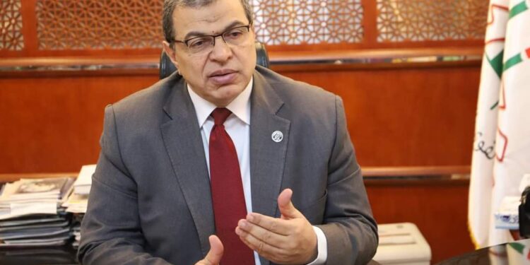 سعفان: تعيين 529 شابًا  و44 «قادرون باختلاف» بالسويس