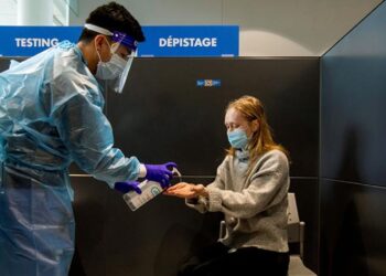 كندا تخسر 200 ألف وظيفة بسبب متحور أوميكرون