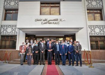 تمهيدًا لافتتاحه.. عبد الغفار يتفقد تطوير المركز التخصصي لطب الأسنان بزهراء مدينة نصر