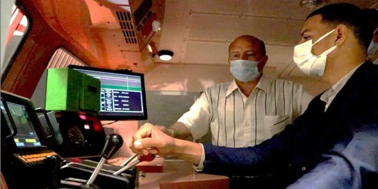 وزير النقل يعلن تفاصيل المعهد العالي لتكنولوجيا النقل.. صور