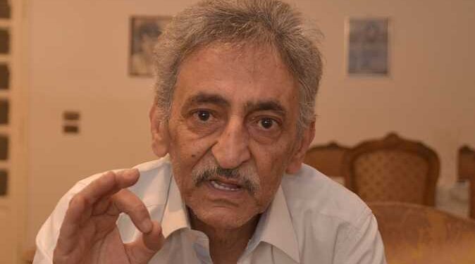 تشيع جثمان المخرج أحمد يحيى وسط غياب نجوم الفن