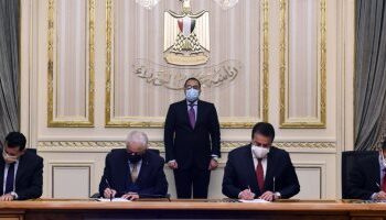 رئيس الوزراء يشهد توقيع 3 برتوكولات هامة تخص الطلاب