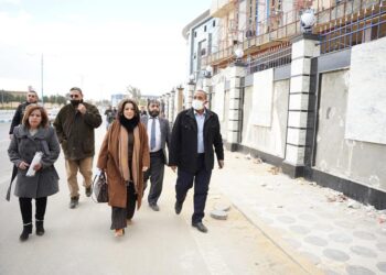 وفد وزارة التخطيط فى جولة ميدانية بالسويس