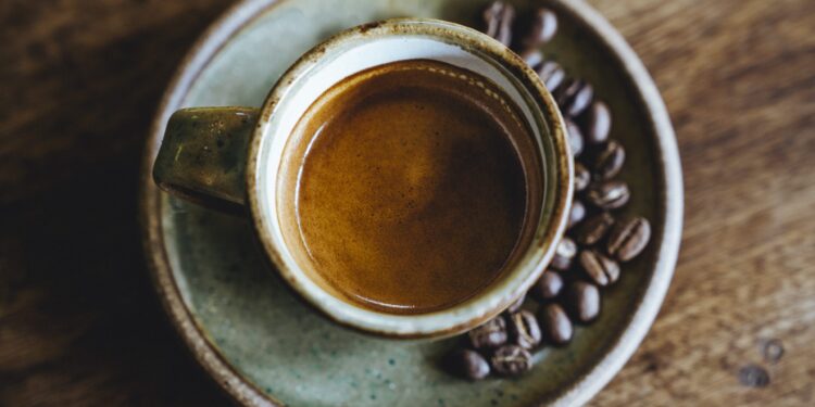 القهوة للتخلص من دهون البطن.. أفضل 5 عادات لتناولها