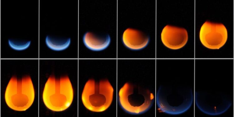 تجارب محطة الفضاء الدولية الجديدة تدرس اللهب في الفضاء