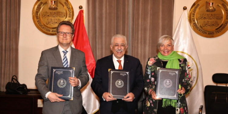 وزير التعليم يوقع مذكرة تفاهم مع معهد جوته لرفع مستوى تدريس اللغة الألمانية بالمدارس