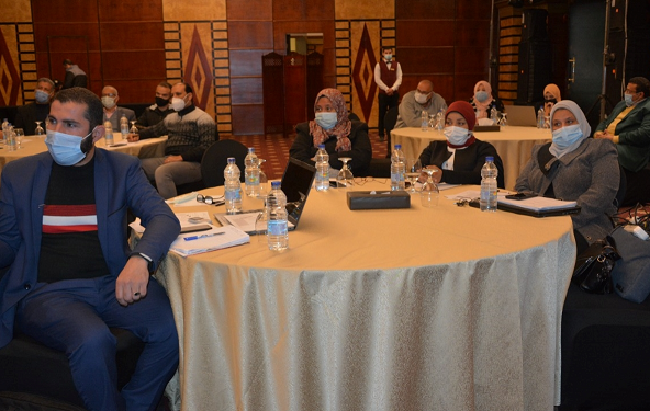 التعليم: تدريب المعلمين بمدارس التكنولوجيا التطبيقية على أعمال التقويم