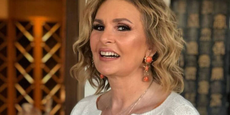 بحبكم يا أغلى الناس.. بهذه الطريقة يسرا تحتفل بعيد الحب