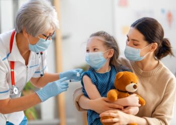 باحثون: لقاحات الإنفلونزا المتكررة توفر حماية أفضل للأطفال ضد أوبئة الأنفلونزا المستقبلية