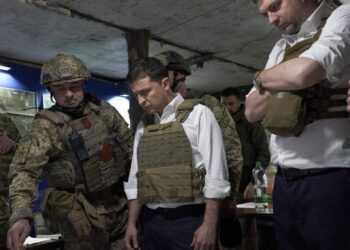 الحرب في أوكرانيا.. صافرات الإنذار تدوي في كييف بعد محاصرة المدن وتدمير منشآت عسكرية