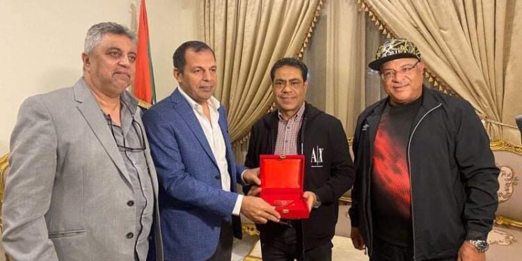 وفد  الأهلي يواصل استقبال الجالية المصرية بالإمارات للانضمام لعضوية النادي