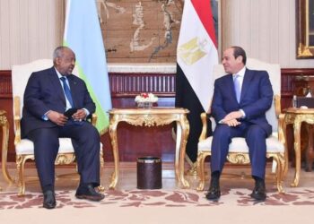 الرئيس السيسي يستقبل نظيره الجيبوتي بمطار القاهرة..صور