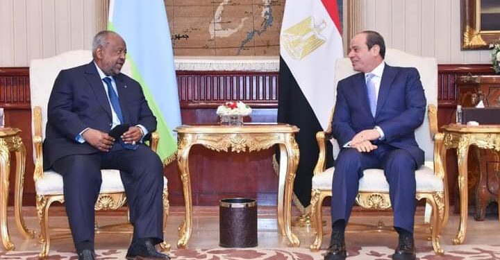الرئيس السيسي يستقبل نظيره الجيبوتي بمطار القاهرة..صور