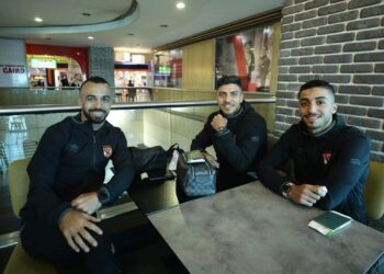 بعثة الأهلي تصل مطار القاهرة استعدادًا للسفر إلى السودان ‏