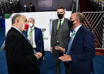 الحسيني يتفقد آخر التجهيزات لليوم الختامي لبطولة كأس العالم للسلاح بالصالة المغطاة